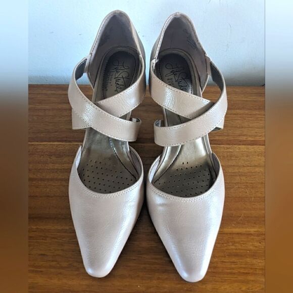 Life Stride Pumps Classic  Neutral Minimalist Capsule Preppy 6 ½ - Picture 3 of 9